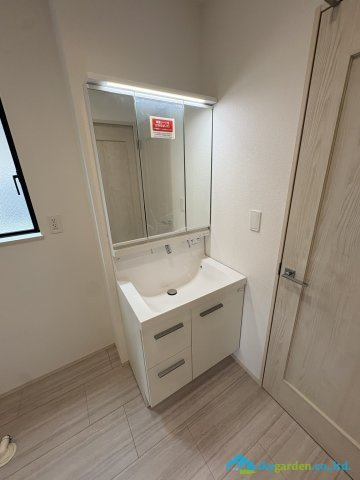 藤沢市湘南台3丁目　新築戸建　全２棟Ｂ号棟の独立洗面台