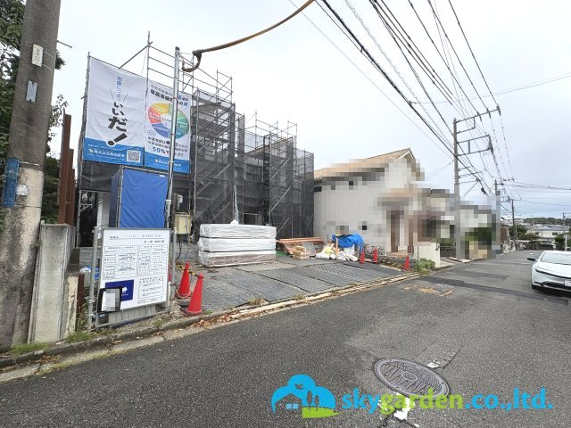 藤沢市湘南台3丁目　新築戸建　全２棟Ｂ号棟の前面道路含む現地写真
