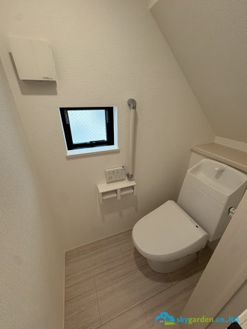 藤沢市湘南台3丁目　新築戸建　全２棟Ｂ号棟のトイレ