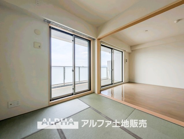 カサーレ青梅末広町の独立洗面台|【Laundry space】
◆ランドリースペース◆広々した空間で雨の日でも十分に洗濯物を乾かすことが出来ます。バスルームには浴室換気乾燥機も付いているので重宝しますね。