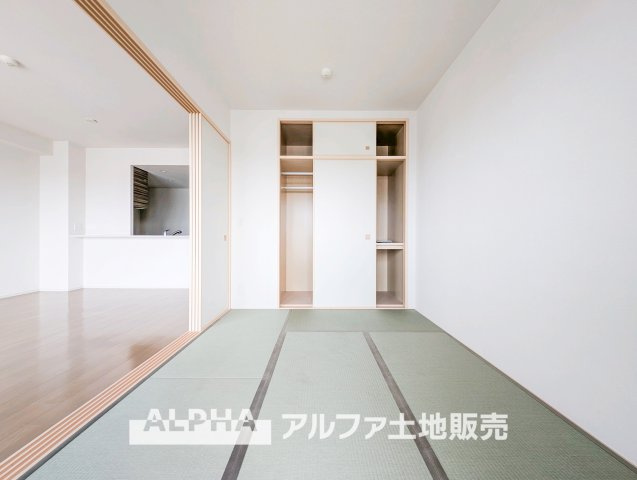 カサーレ青梅末広町の浴室|【Clean space】
◆浴室◆清潔感のあるバスルームは、お手入れもしやすい設計。浴室乾燥機付きで、雨の日の洗濯や湿気対策にも便利です。