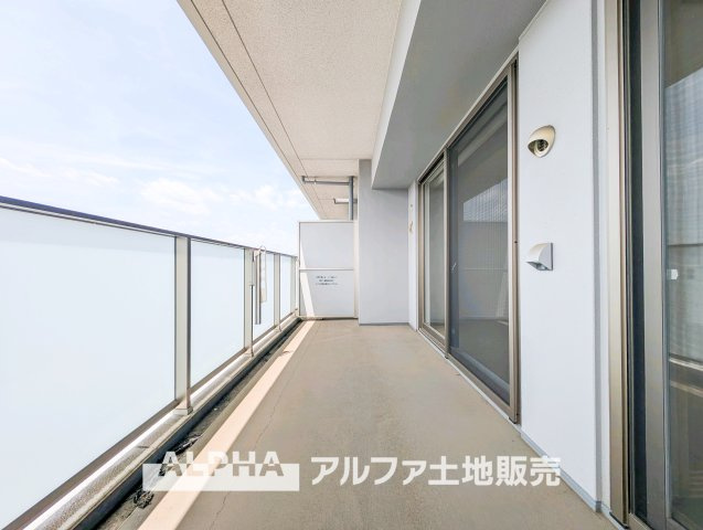 カサーレ青梅末広町のトイレ|【Warm water flush toilet】
◆温水洗浄便座付きトイレ◆お掃除も楽々。快適に過ごすためには今や欠かせない設備の一つです。壁掛けリモコンで使いやすくいつでも清潔に保てます。