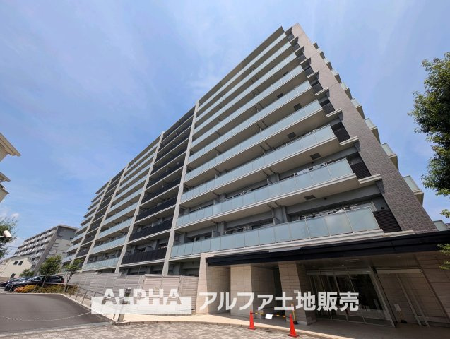 カサーレ青梅末広町の収納|【multi room】
◆多用途に使える一室◆収納やワークスペースとしても活用できる洋室。家族構成やライフスタイルに合わせて柔軟に使える空間です。