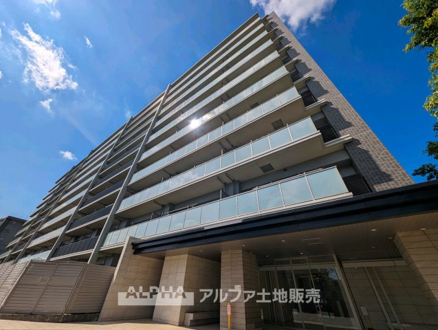 カサーレ青梅末広町の外観|【Morning Light】◆朝の光から始まる暮らし◆
やわらかな光が差し込む住まい。ここで迎える朝が、慌ただしい日常に少しの余裕と穏やかな時間を届けてくれる。
