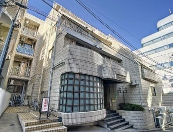 【外観】 | ベル・パークシティ西新宿 | 鉄筋コンクリート造のがっちりとした建物。