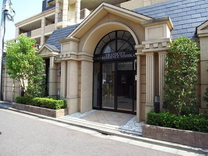 グランシティユーロレジデンス葛西のエントランス|ペット飼育可能！平成１８年築・オートロック＆宅配ボックス付きマンション、グランシティユーロレジデンス葛西は即日現地案内可能となっておりますので、お気軽にお問い合わせください！