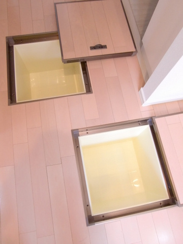 Ｎ・Ａ　ＰＬＡＺＡ　ＯＭＯＲＩ　Ⅰの内装|床下収納２ヶ所