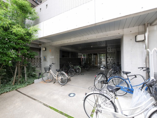 インベスト北梅田のエントランス