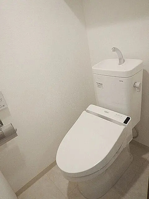 江東区東陽１丁目の賃貸マンションのトイレ