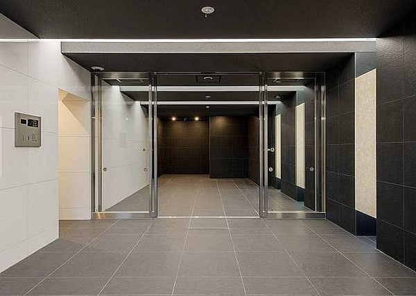 江東区東陽１丁目の賃貸マンションのエントランス