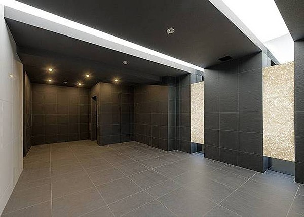 江東区東陽１丁目の賃貸マンションのエントランス