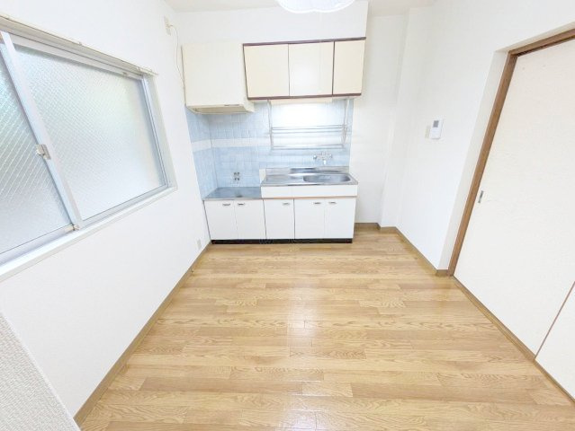 熊本市中央区帯山５丁目のアパートのキッチン