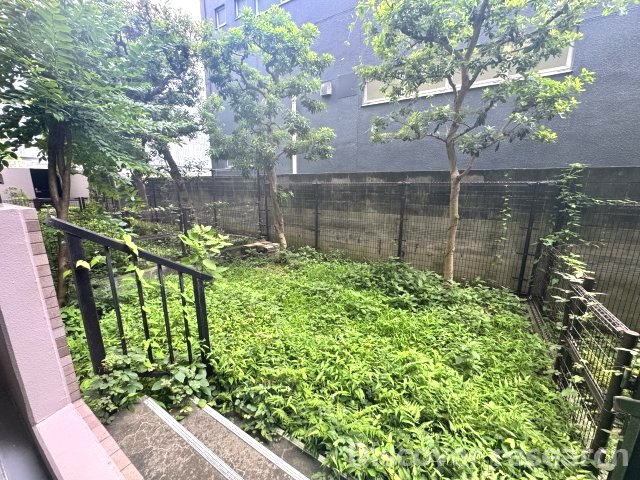 京王橋本パーク・ホームズ弐番館の庭