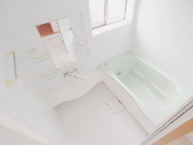 安芸郡熊野町川角４丁目のアパートの浴室