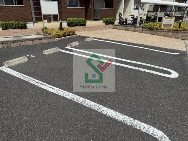 フランの駐車場