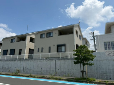 【前面道路含む現地写真】 | 茶山台３丁　中古戸建 | ワイドバルコニー！洗濯物が良く乾きますね！