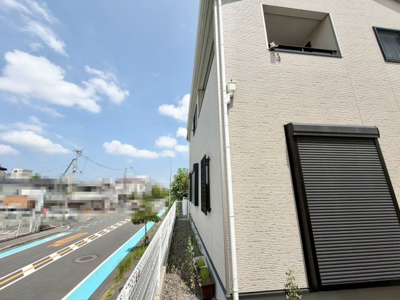 【前面道路含む現地写真】 | 茶山台３丁　中古戸建 | シューズボックスございますので、散らかりがちな玄関も片付きますね！