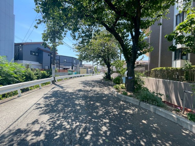 【周辺】 | ベルシャトゥ豊中上野東 | 現在ご返済中のカーローン・カードローン・教育ローンなどを住宅ローンに一本化したり、家具家電購入費用・引越し費用を住宅ローンと組み合わせるなど、お客さまにメリットの多い住宅ローンのご提案が可能です。