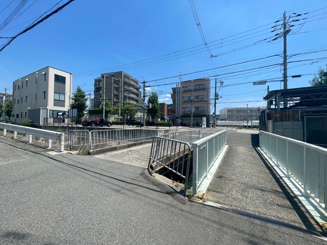 【周辺】 | ベルシャトゥ豊中上野東 | エイブル売買事業部では、箕面市・豊中市・吹田市・池田市・茨木市・高槻市の北摂エリア全域で、物件のご紹介を致しております。北摂エリアにて購入物件をお探しの際は、当社までお問合せ下さいませ。