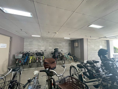 【駐輪場】 | ベルシャトゥ豊中上野東 | エイブルだけの嬉しいサービス、ご用意しております。詳細は、お気軽に当社までお問合せ下さいませ！