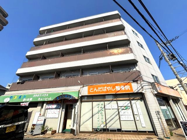 エスティライフ富田林の外観