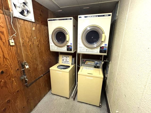 エスティライフ富田林のその他共用部分|共有ランドリールーム