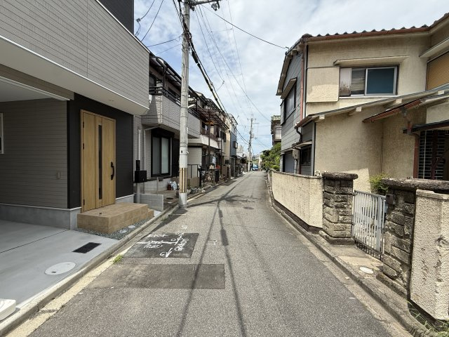 ファーストタウン堺市第２東区南野田の前面道路含む現地写真
