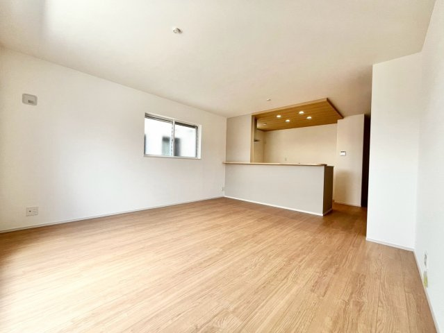 ファーストタウン堺市第２東区南野田の居間・リビング