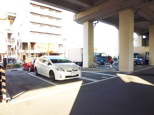 グラントゥルース浮間公園の駐車場|月極駐車場は150m先にあります♪