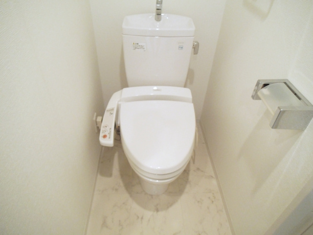 グラントゥルース浮間公園のトイレ|トイレは温水洗浄機能付きです☆