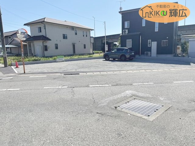 加古川市平岡町中野　土地の前面道路含む現地写真