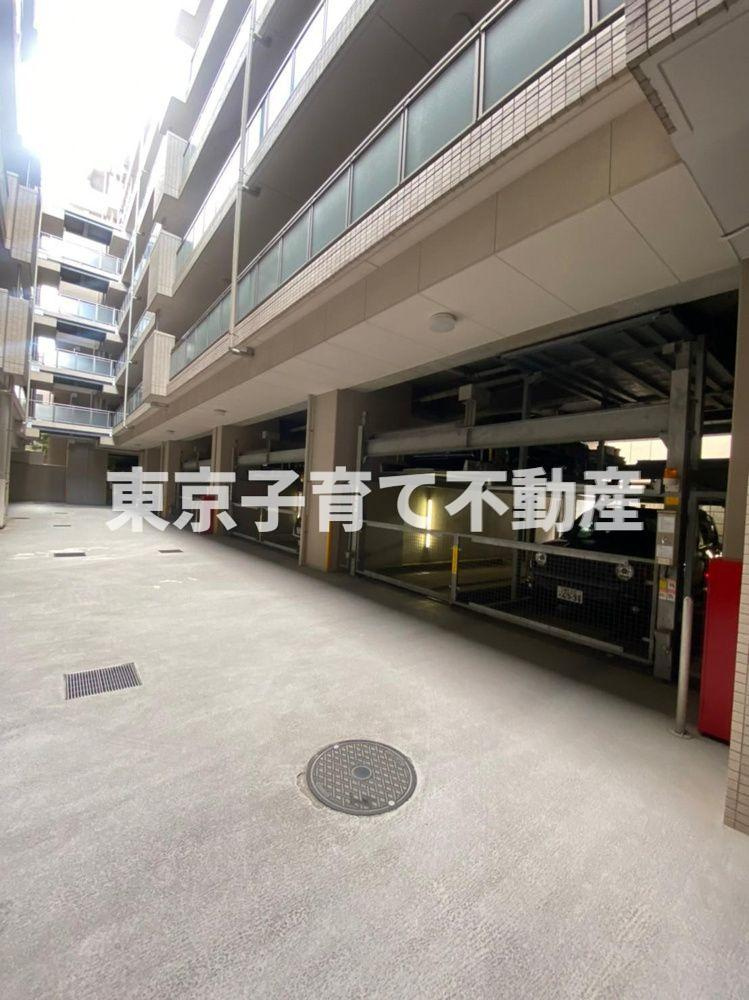 小石川ザ・レジデンス・イーストスクエアの駐車場