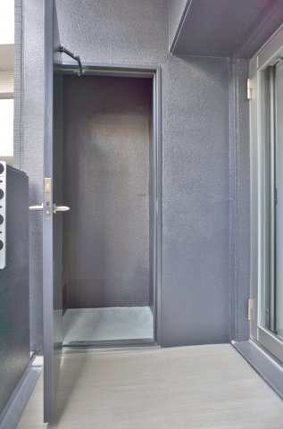 【収納】 | エステムコート名古屋ルノン | ★1・4号室にはバルコニーに備蓄倉庫　※同シリーズ物件写真