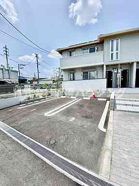 シエル・コートの駐車場