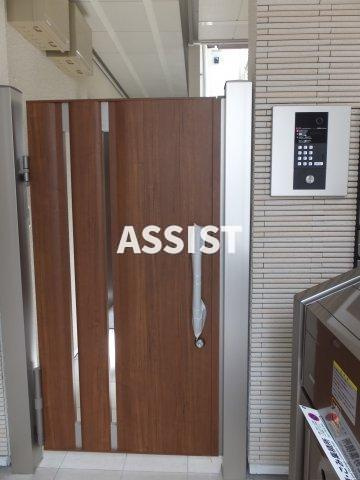 リラ下北沢のエントランス