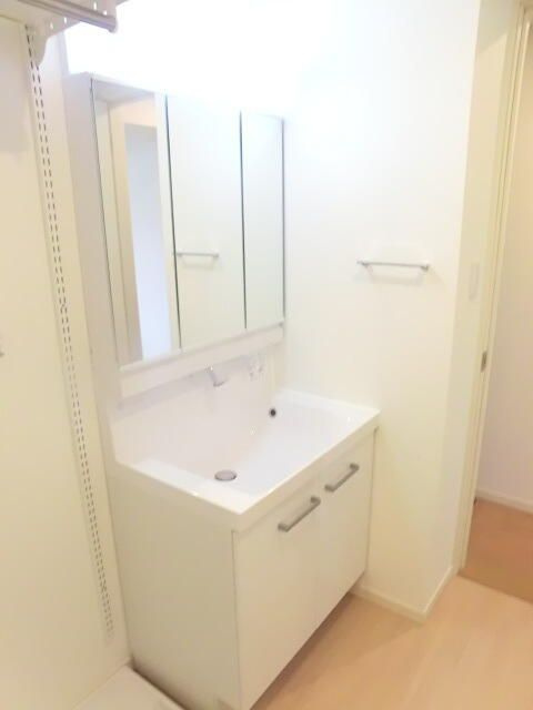 リラ下北沢の独立洗面台