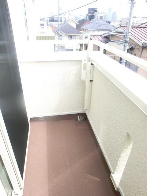 リラ下北沢のバルコニー