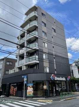 【外観】 | ウェルロード中野新橋 | 鉄筋コンクリート造のがっちりとした建物。