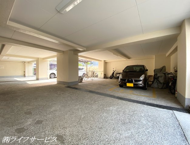 【駐車場】 | プラザ新大阪 | 敷地内駐車場