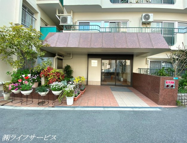 【エントランス】 | プラザ新大阪 | エントランス