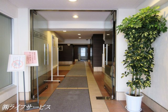 【エントランス】 | プラザ新大阪 | エントランスホール