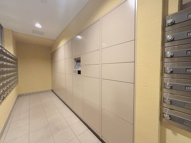 宅配ボックス完備