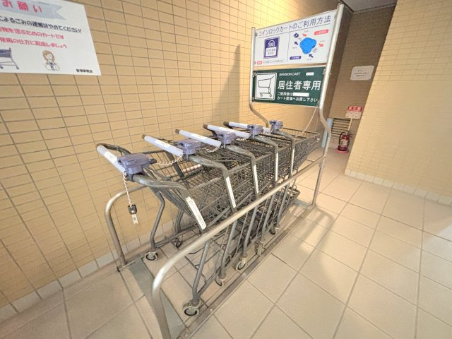 敷地内専用の荷物運搬用カート