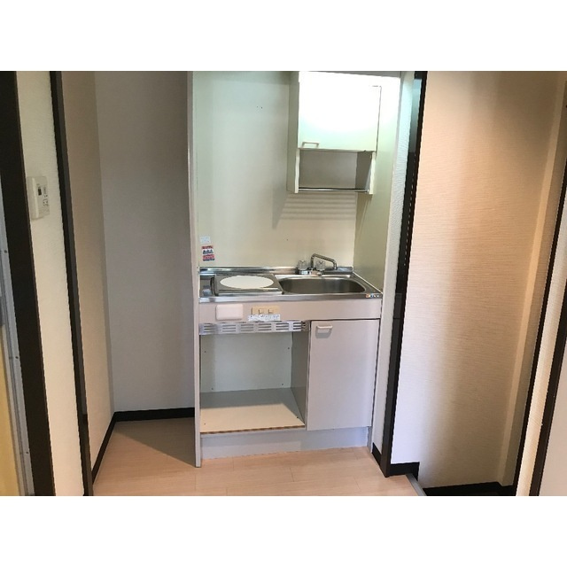 フローラルコートⅢのキッチン|お料理しやすいキッチンです