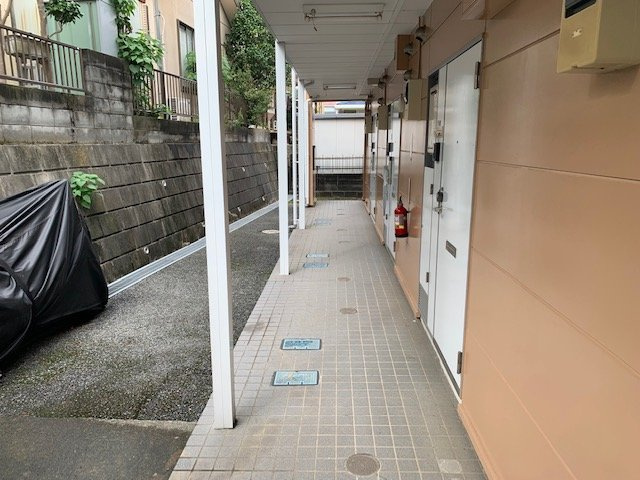 レオパレスエスポワール堀の内のその他|通路