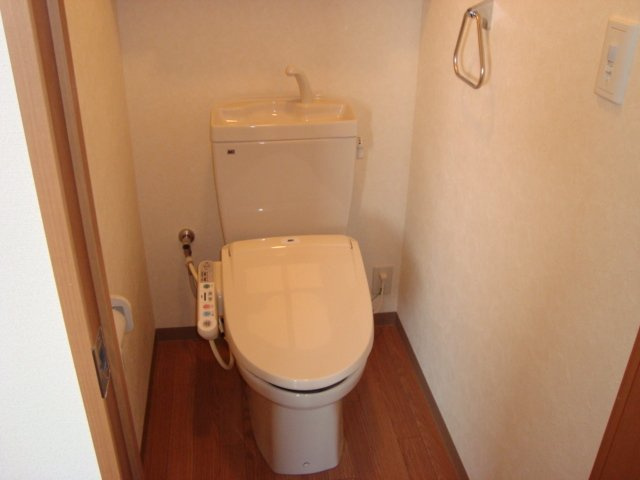スカイヒルズのトイレ|シャワー付トイレ