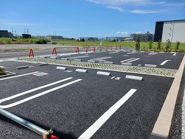 アベニールＦの駐車場|駐車場があります