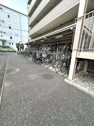 ライオンズマンション船堀親水公園　3階　リ　ノベーション済の駐車場