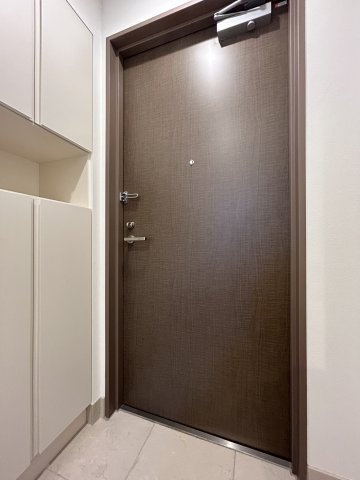 ステラ平塚の玄関|ゆったりとした玄関です