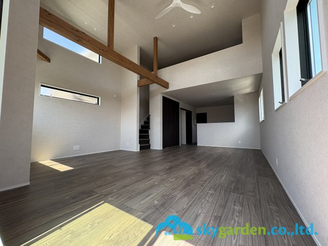 藤沢市羽鳥5丁目　新築戸建　全1棟の居間・リビング